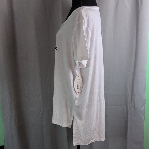 White Short Sleeve Tee with Red Text - Picture 3 of 7